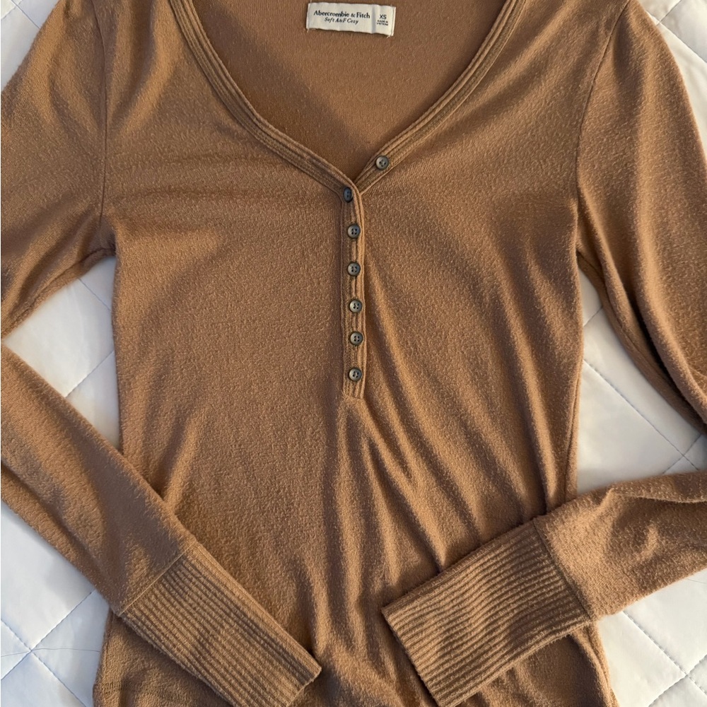 Abercrombie Women's Tan Long Sleeve Top